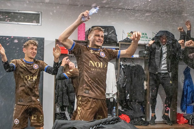 斯憤怒不已 斯憤怒不已