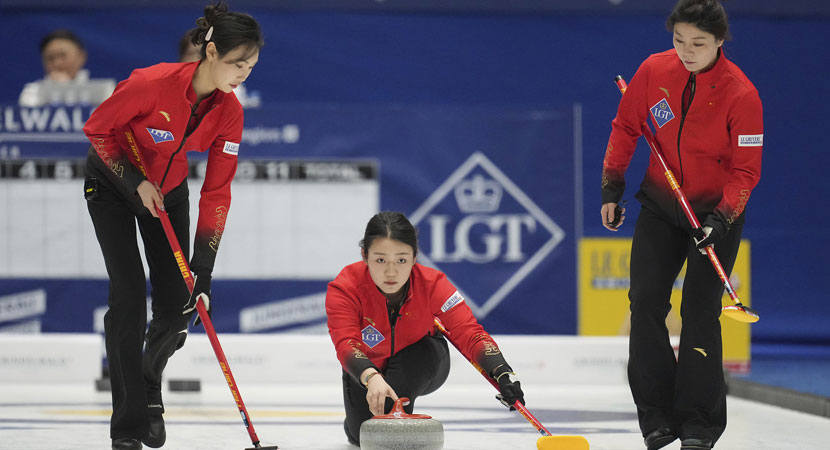 赛场周边的 赛场周边的